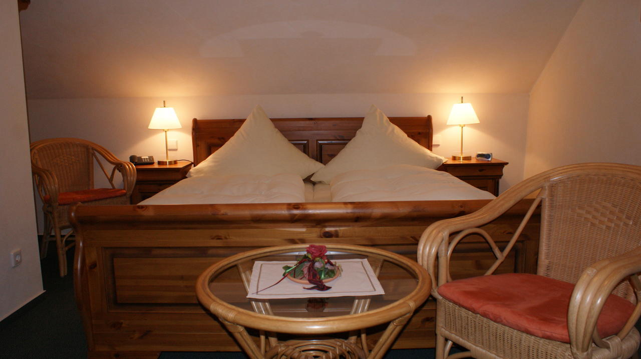 Landhotel Loenskrug Hellental ภายนอก รูปภาพ